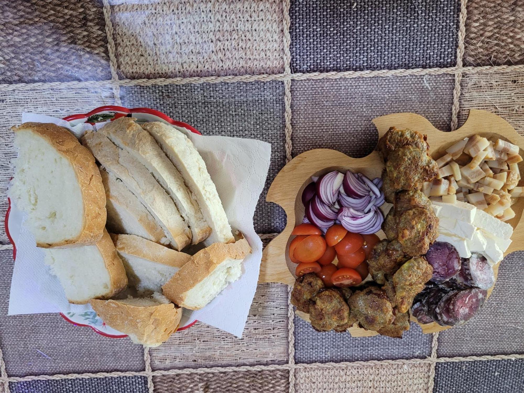 Vila La Izvorul Putinei Haţeg Rom bilde